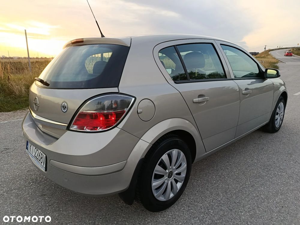 Opel Astra 1.6 Color Edition - 9