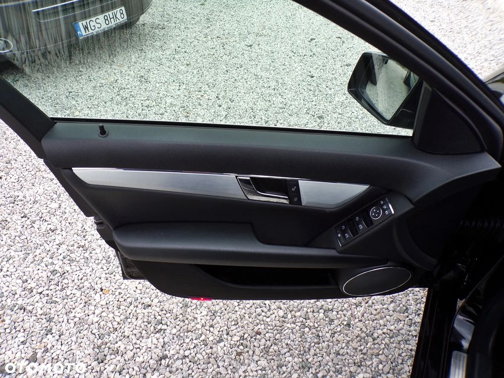 Mercedes-Benz Klasa C 180 Kompressor Automatik BlueEFFICIENCY Avantgarde - 16
