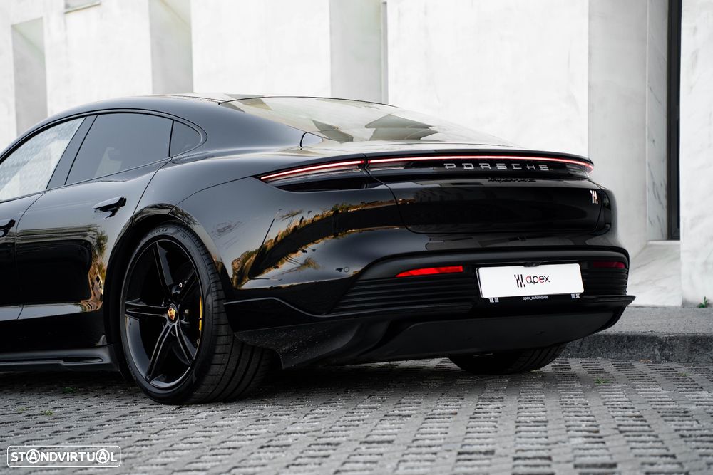 Porsche Taycan 4S - 10