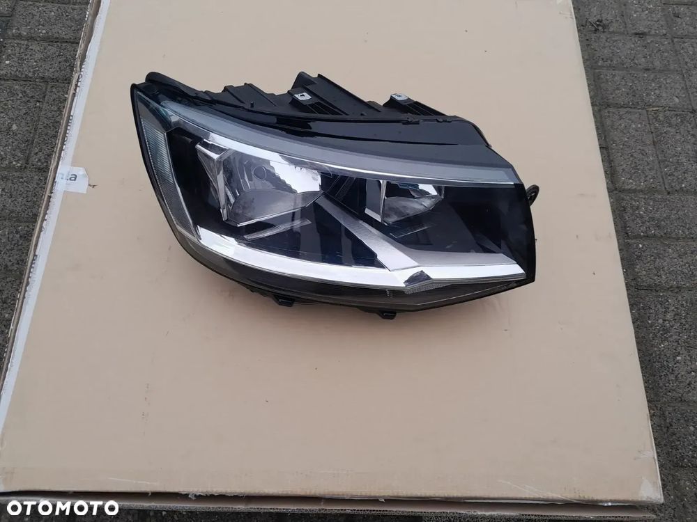 Vw T6 lampa prawa przod