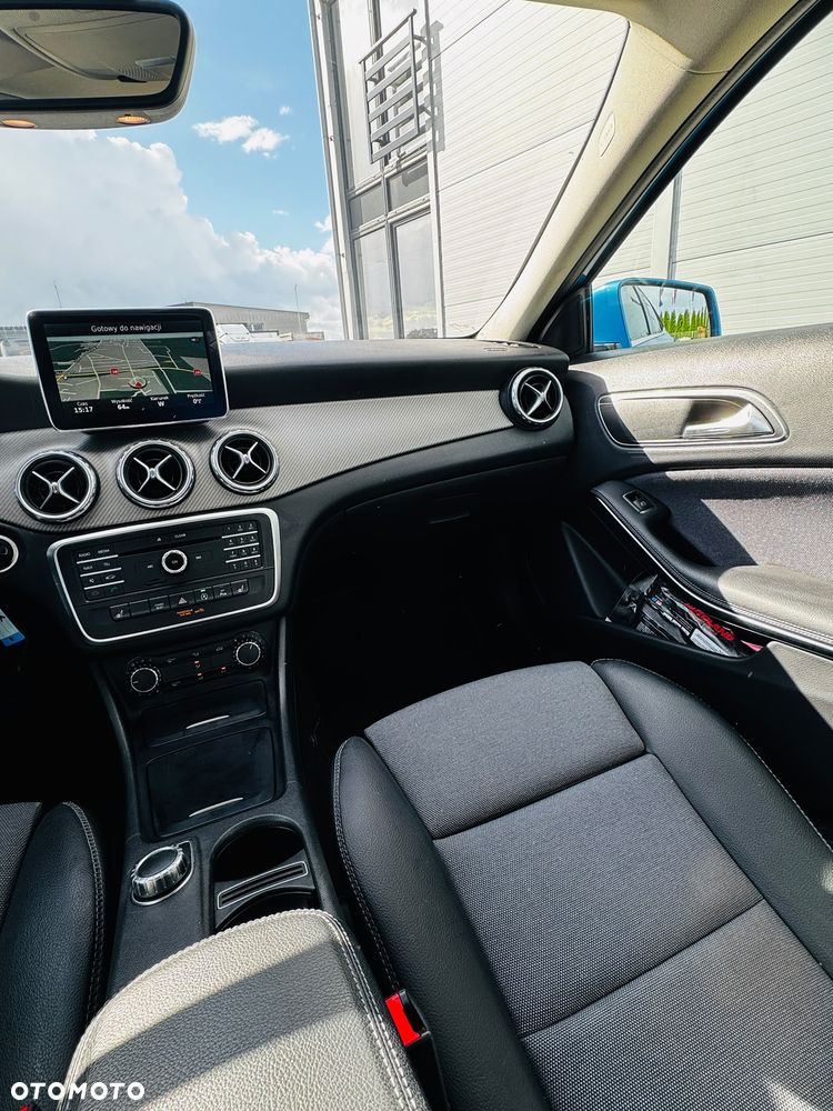 Mercedes-Benz GLA 180 7G-DCT - 5