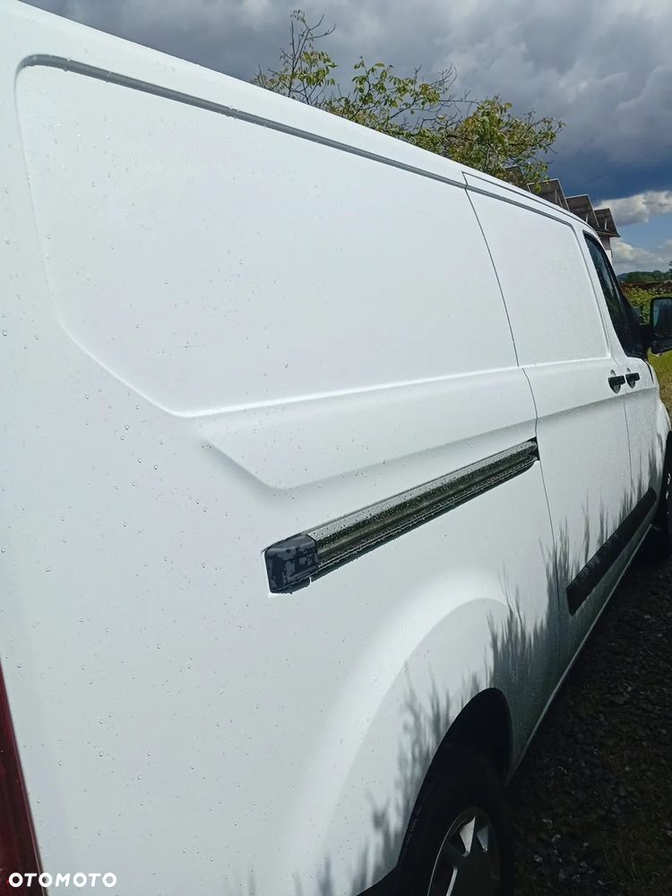 Ford TRANSIT CUSTOM - 3