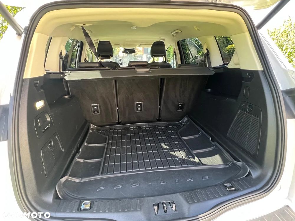 Ford S-Max - 8