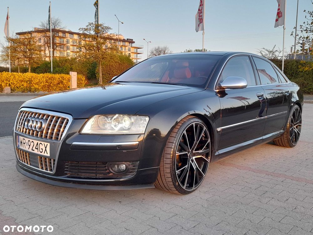 Audi A8 - 1