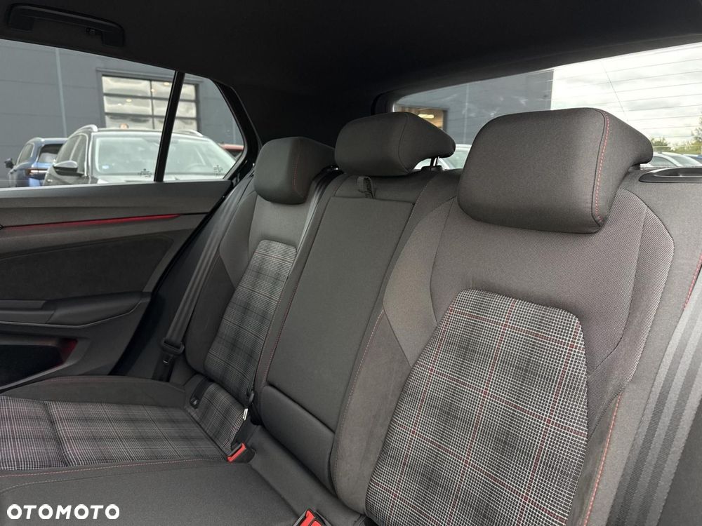 Volkswagen Golf - 13