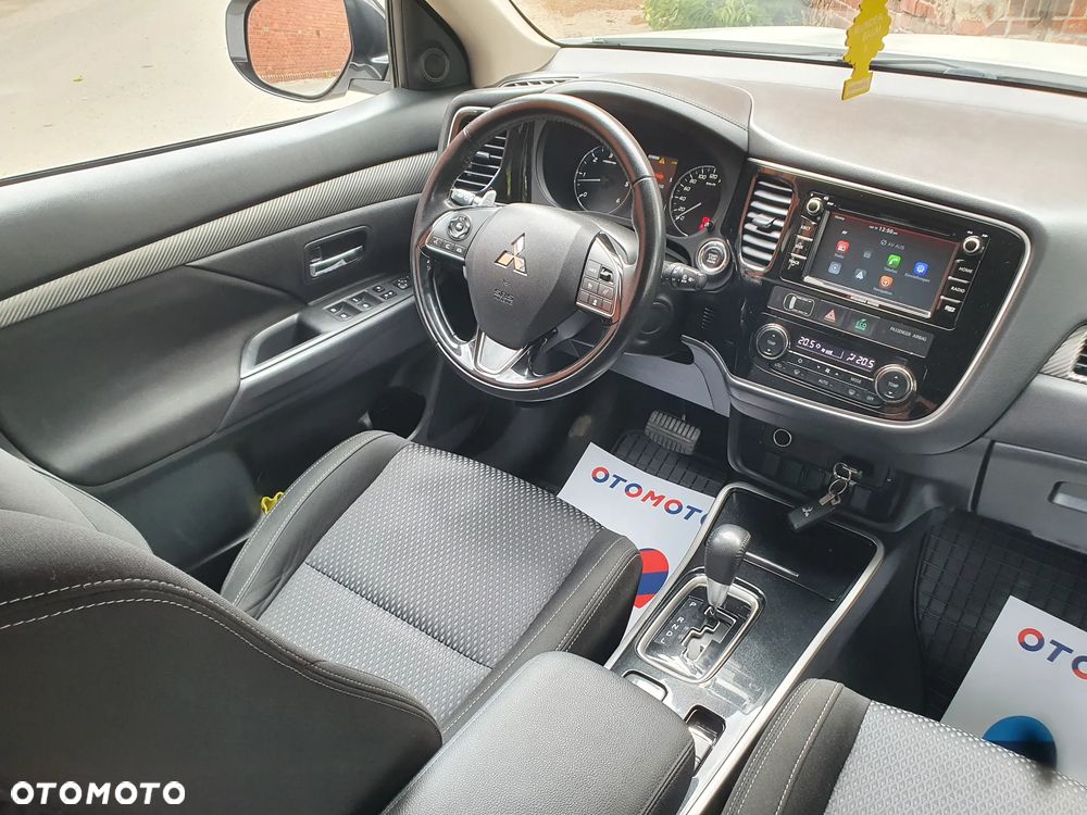Mitsubishi Outlander 2.2 DI-D 4WD Automatik Edition 100+ - 11