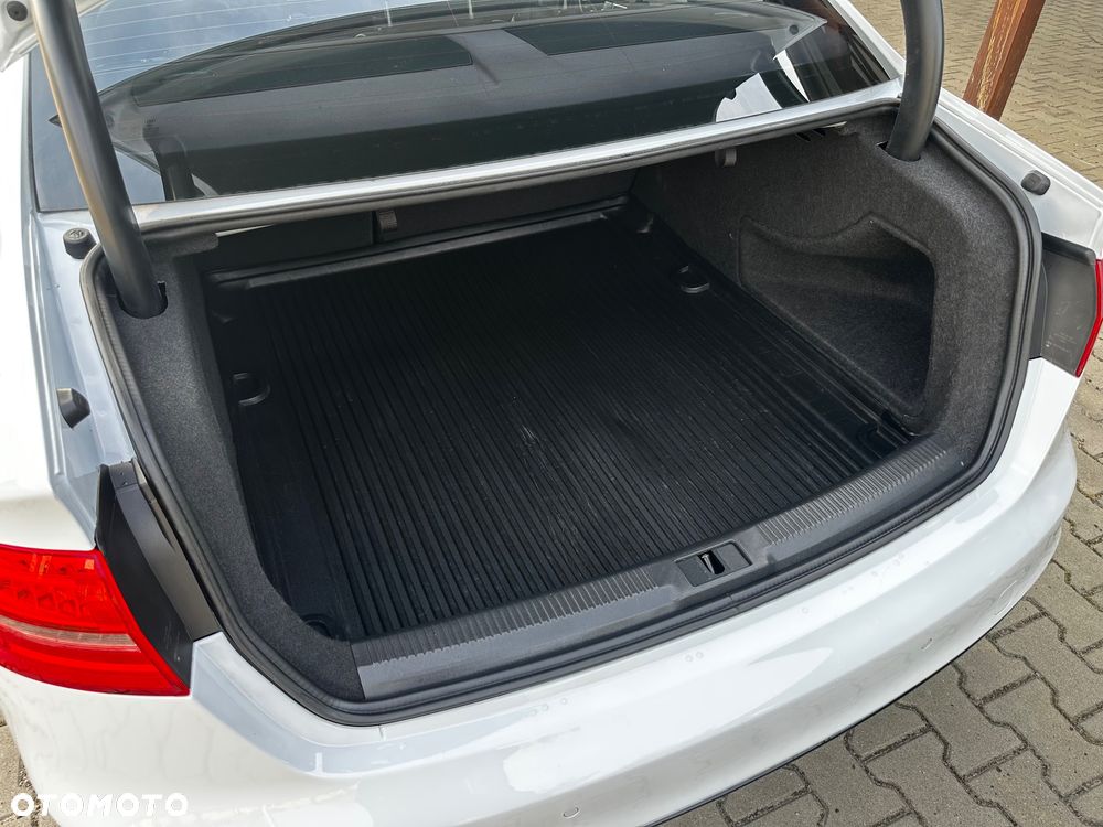 Audi A4 Limousine - 28