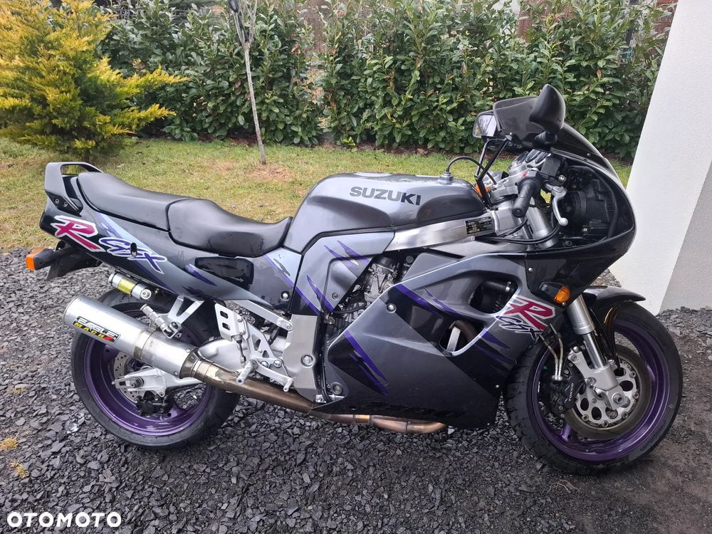 Suzuki GSX-R - 10
