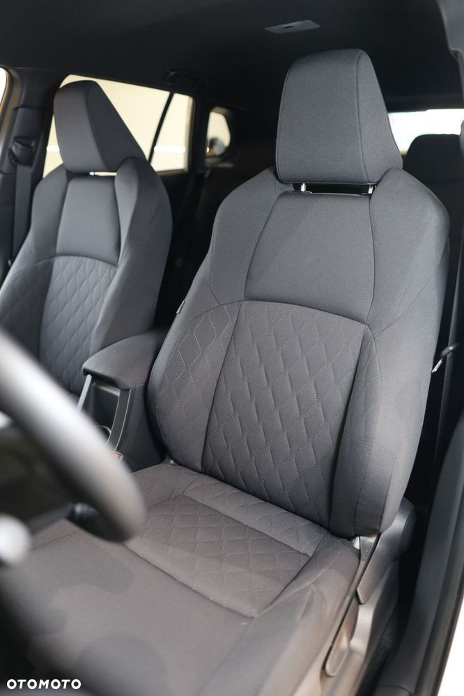 Toyota Corolla Cross - 10