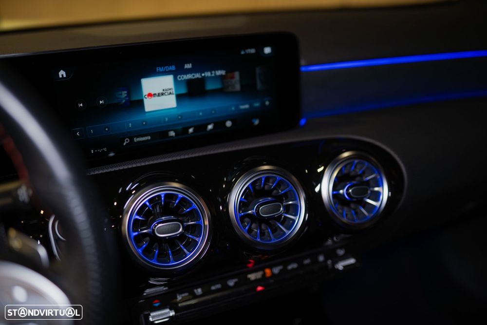 Mercedes-Benz A 250 e 8G-DCT AMG Line - 42