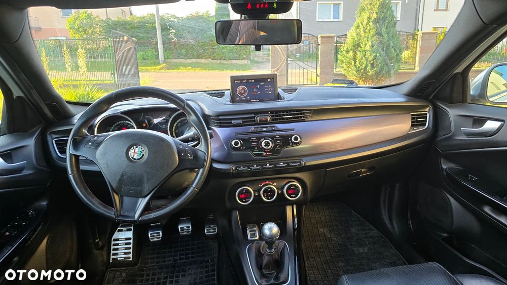 Alfa Romeo Giulietta 2.0 JTDM Distinctive - 8
