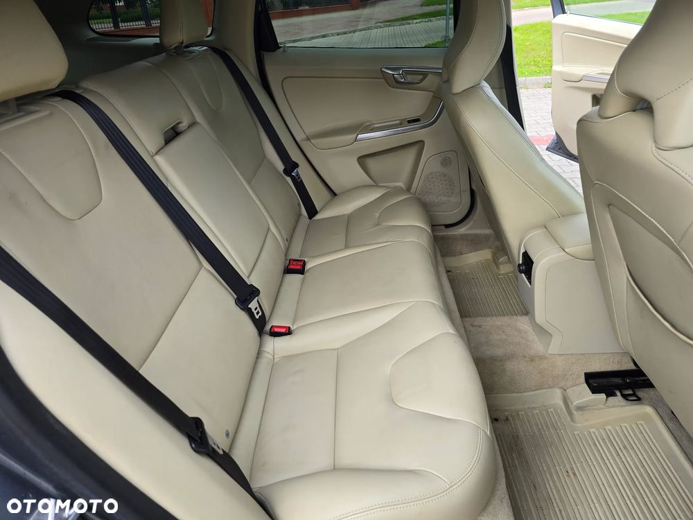Volvo XC 60 T5 Geartronic Summum - 12