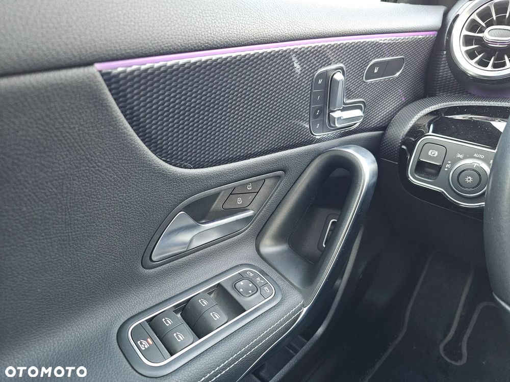 Mercedes-Benz Klasa A 220 4-Matic Progressive 7G-DCT - 12