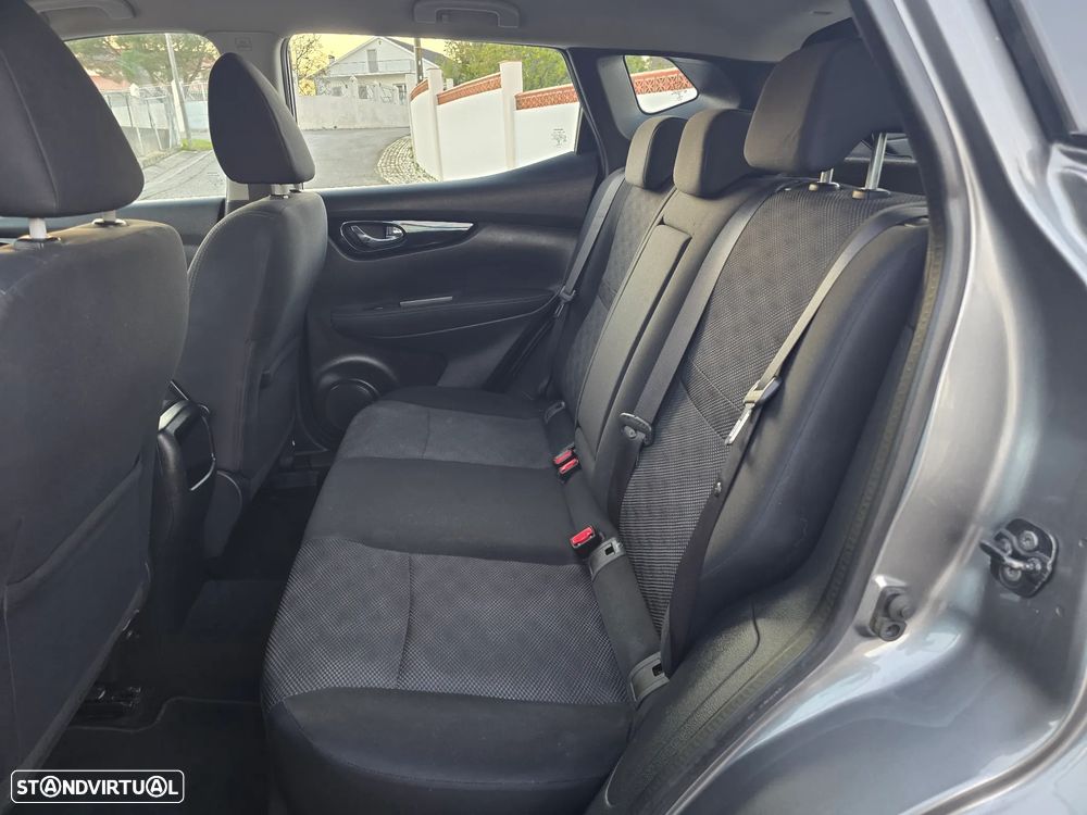 Nissan Qashqai 1.6 dCi Xtronic TEKNA - 4
