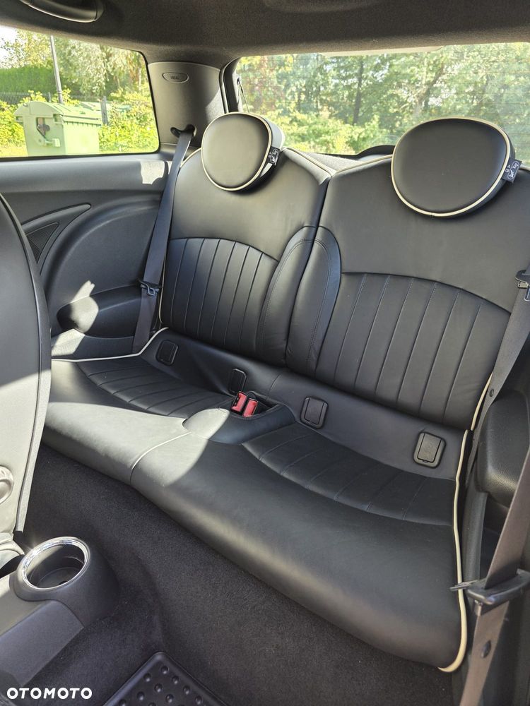 MINI Cooper Standard - 11