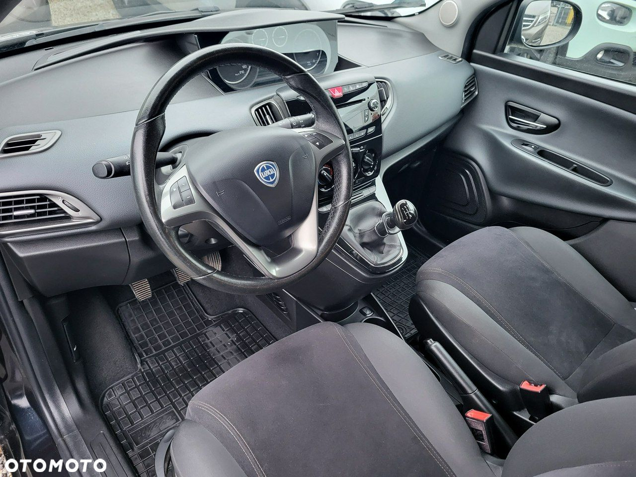 Lancia Ypsilon - 20