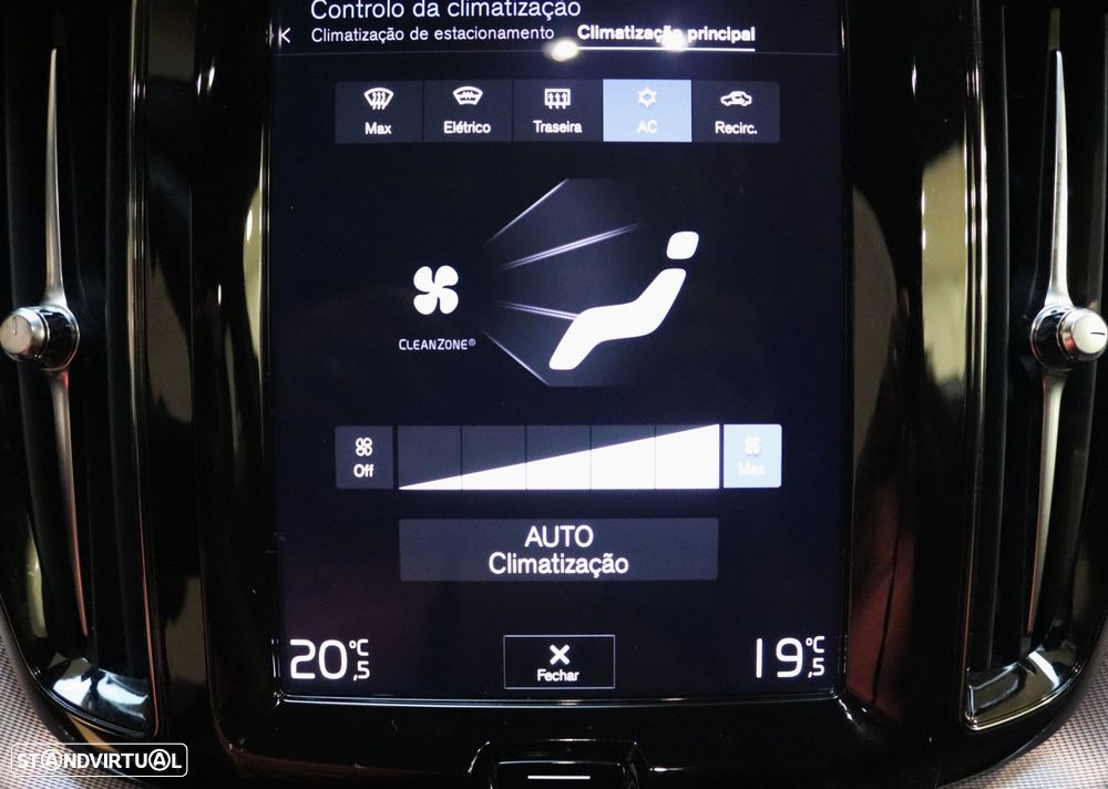 Volvo XC 60 2.0 T8 PHEV R-Design AWD - 35