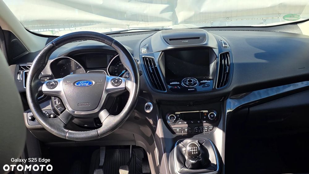Ford Kuga - 17