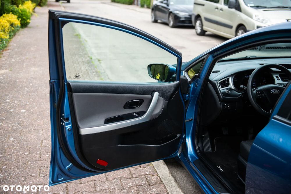 Kia Ceed 1.4 CVVT Vision - 17