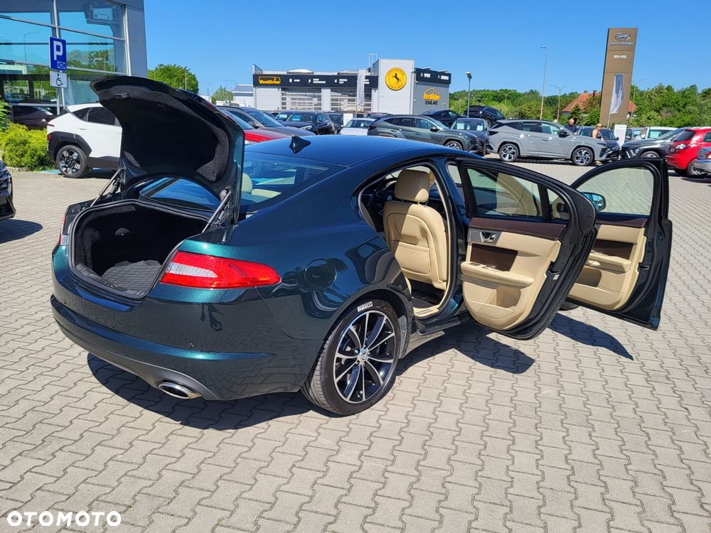 Jaguar XF 2.2 D Premium Luxury - 6