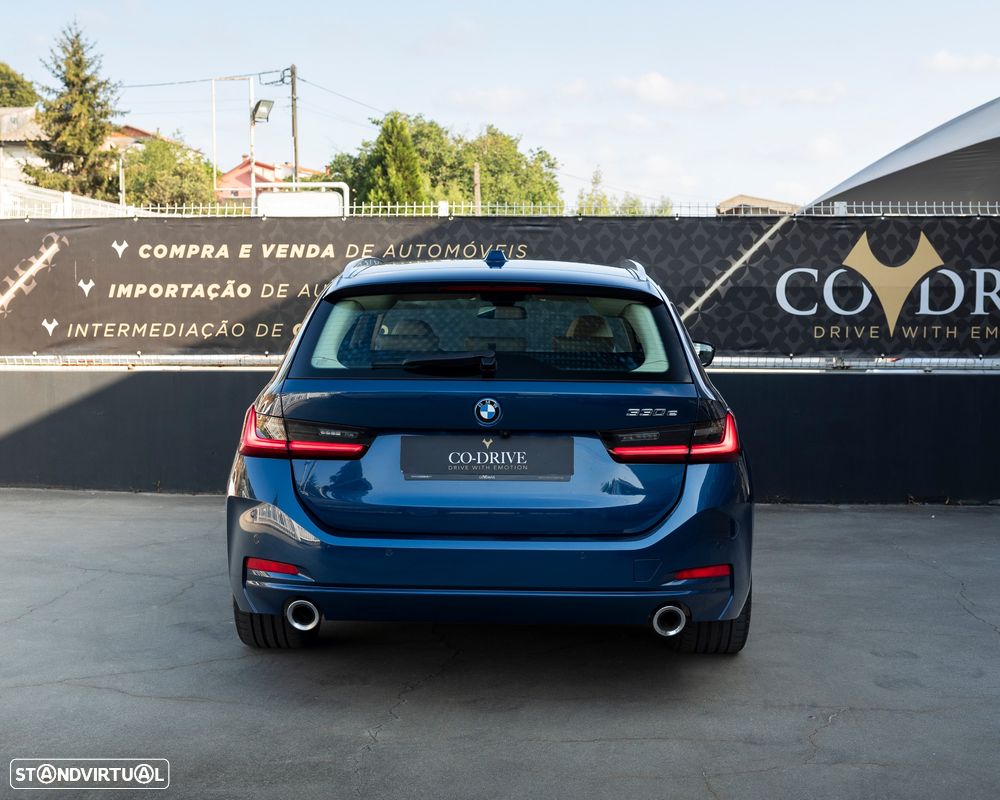 BMW 330 e Aut. Luxury Line - 3