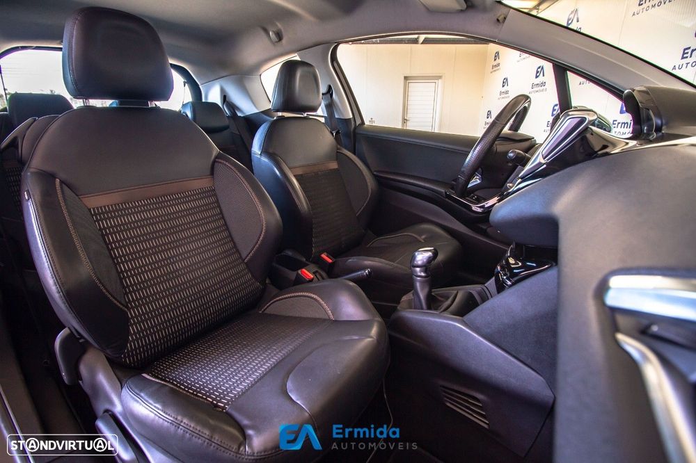 Peugeot 208 1.6 e-HDi Active - 22
