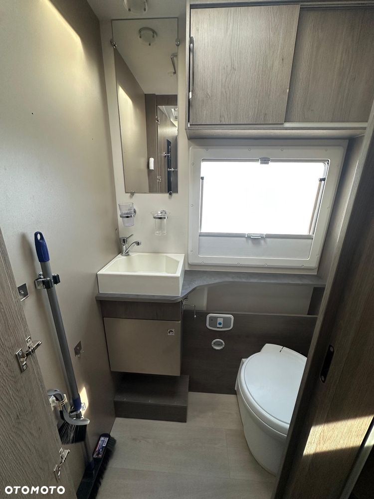 Ford CHAUSSON 720 Titanium Premium - 24