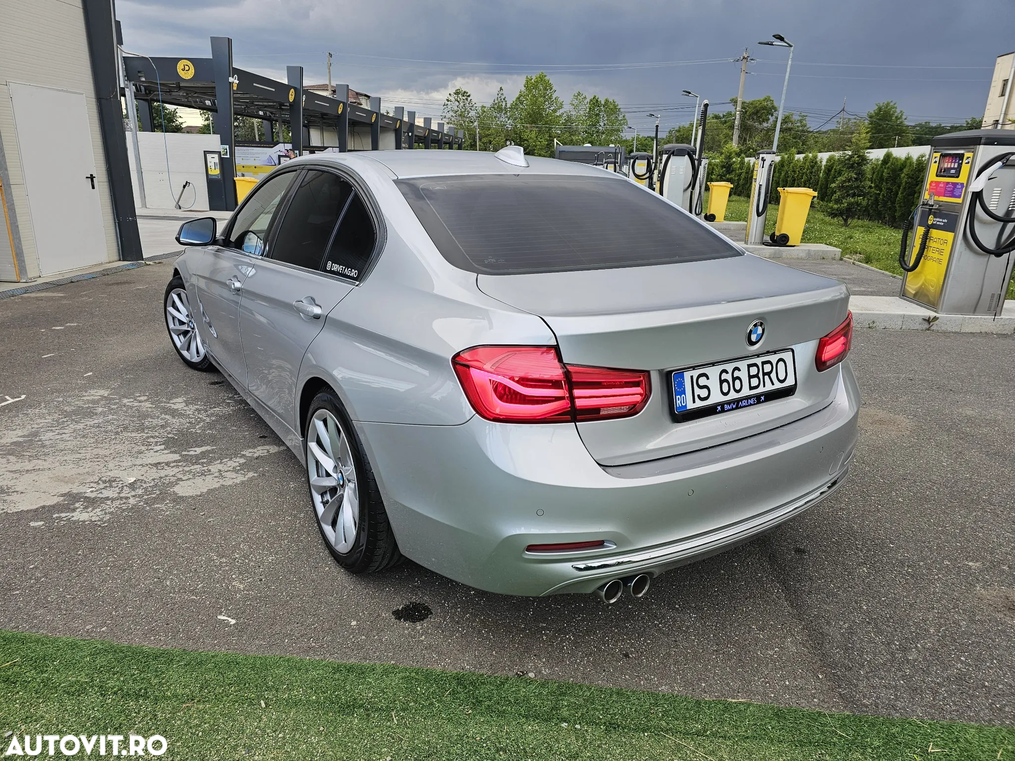 BMW Seria 3 320d Aut. Luxury Line - 2