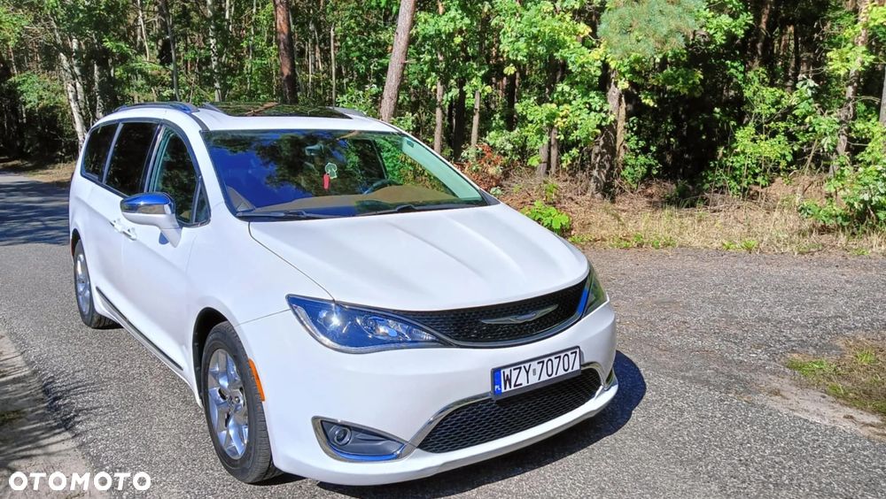 Chrysler Pacifica - 5