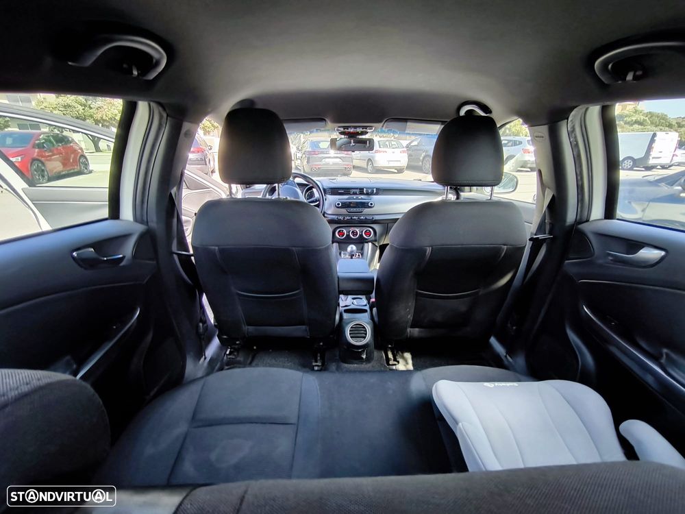 Alfa Romeo Giulietta 1.6 JTDM Veloce - 4