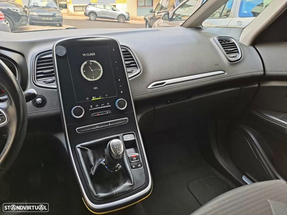 Renault Grand Scénic 1.6 dCi Intens SS - 14
