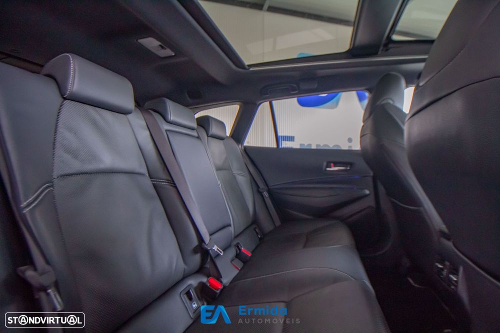 Toyota Corolla Touring Sports - 21