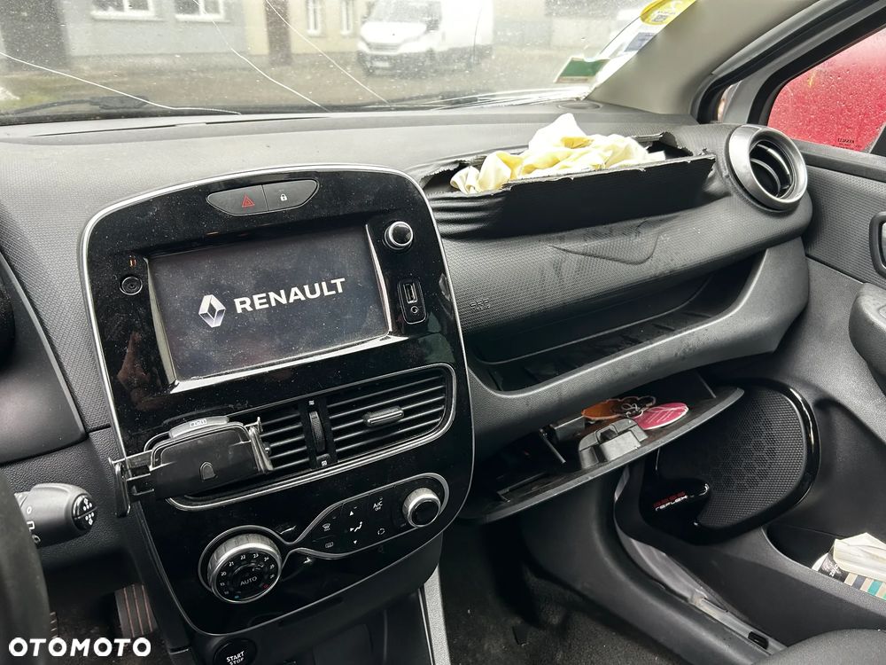 Renault Clio - 27