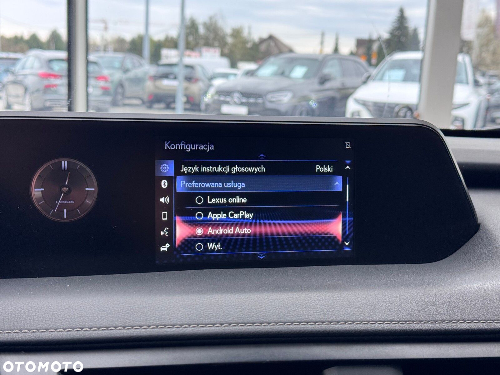 Lexus UX - 35