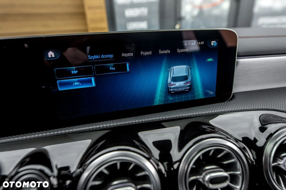 Mercedes-Benz CLA 220 7G-DCT AMG Line - 35