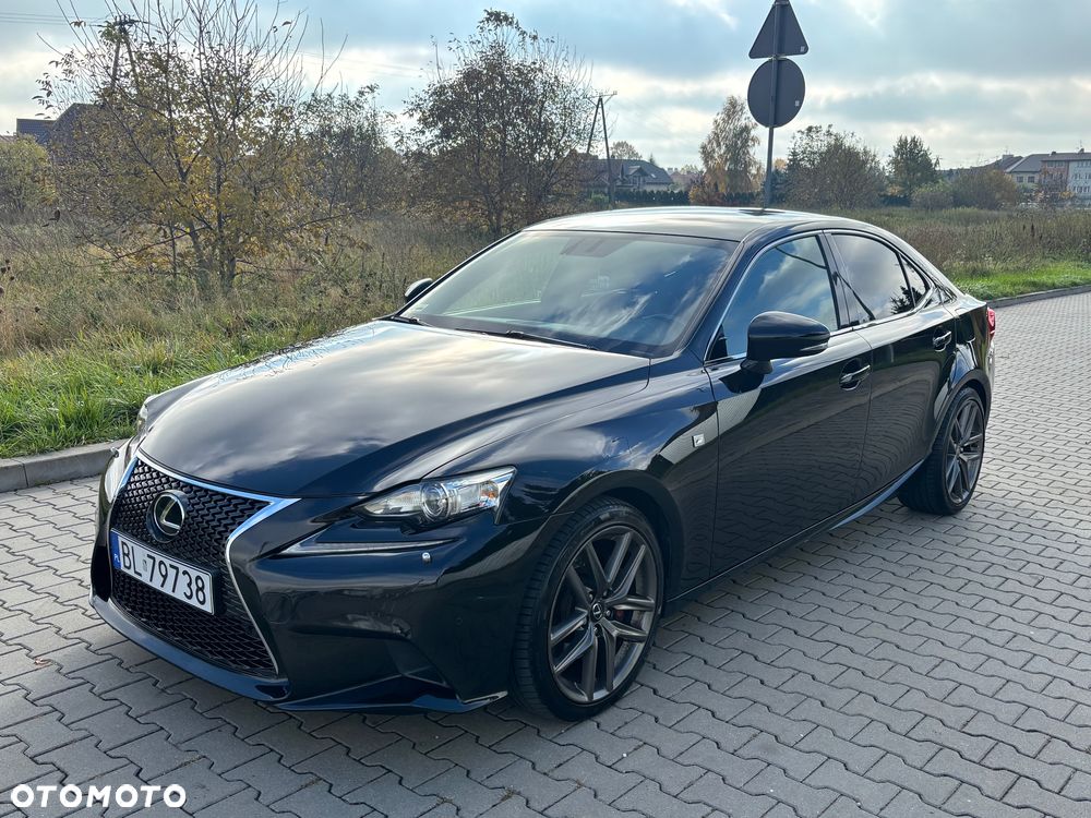 Lexus Is 2016 photo 3