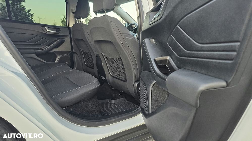 Ford Focus 1.5 EcoBlue Start-Stopp-System TITANIUM - 27
