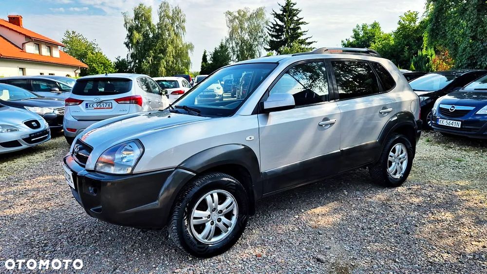 Hyundai Tucson 2.0 Comfort 2WD - 23