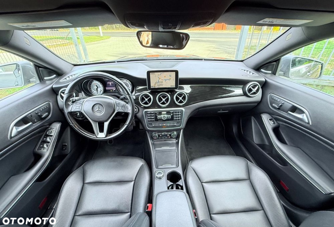Mercedes-Benz CLA 250 7G-DCT AMG Line - 2
