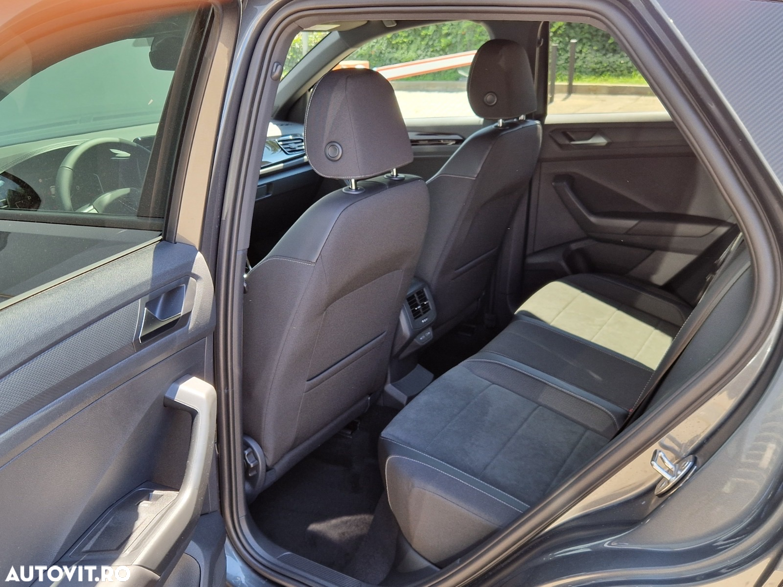 Volkswagen T-ROC 1.5 TSI DSG Style - 10