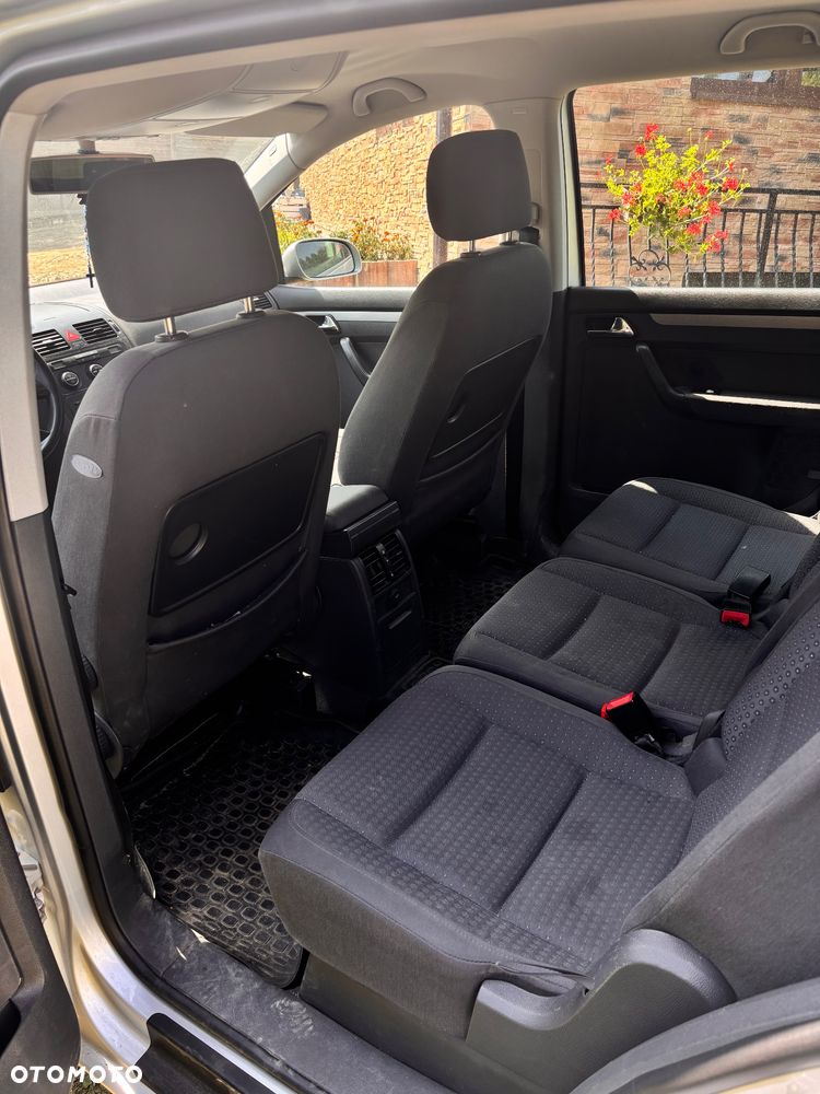 Volkswagen Touran 1.9 TDI Highline - 9
