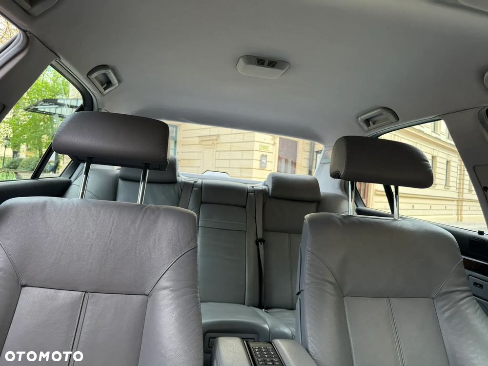 BMW Seria 7 740i - 34