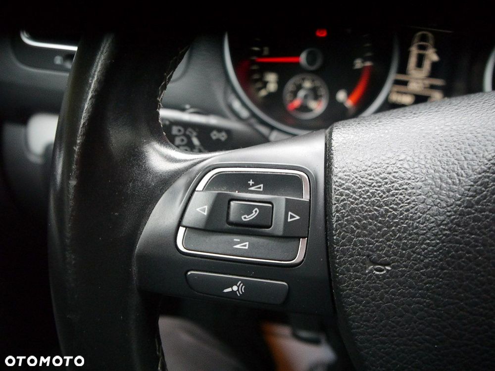 Volkswagen Golf 1.6 TDI DPF BlueMotion Technology MATCH - 29