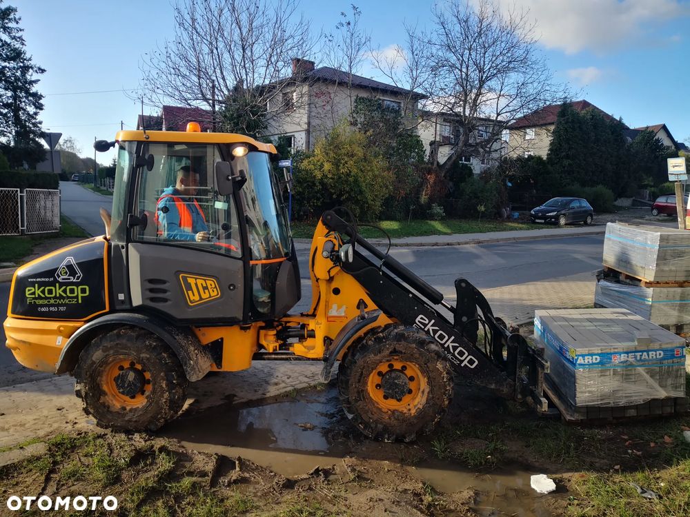 JCB 406 - 3