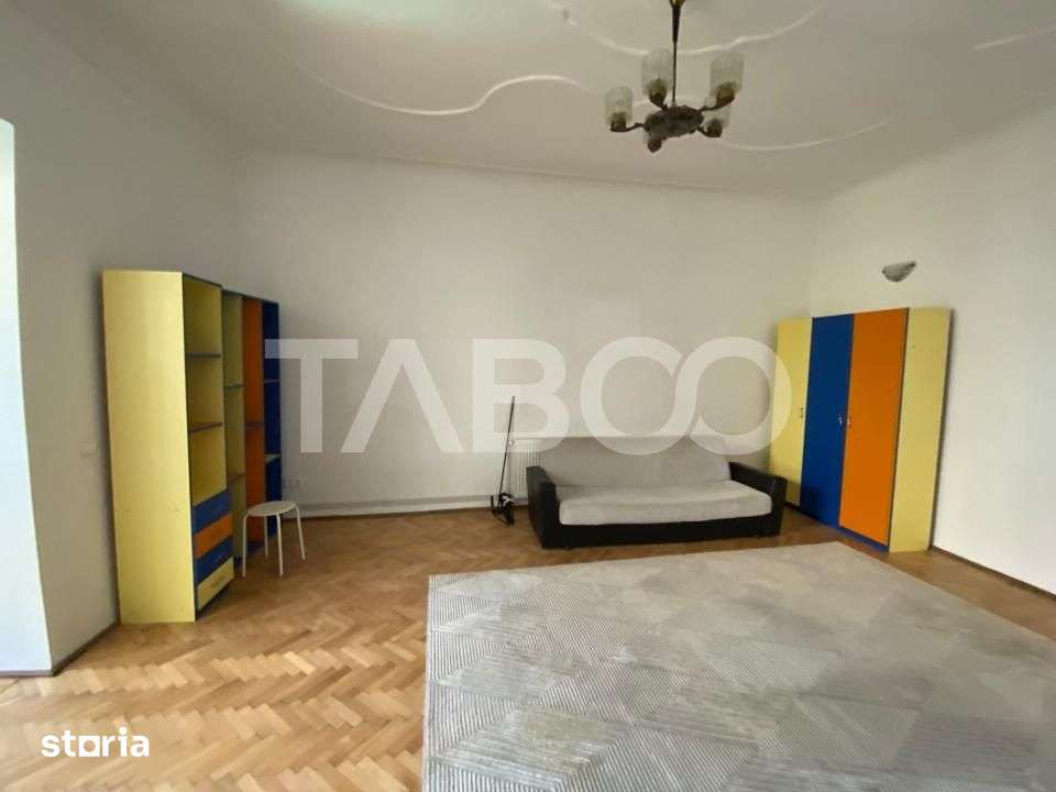 Garsoniera de inchiriat 42mpu mobilata utilata zona Centrul Istoric — fotografia 1