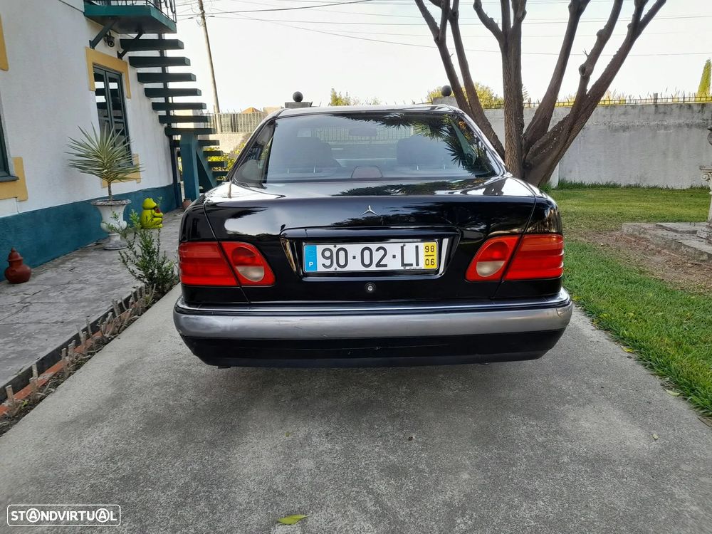 Mercedes-Benz E 200 - 3