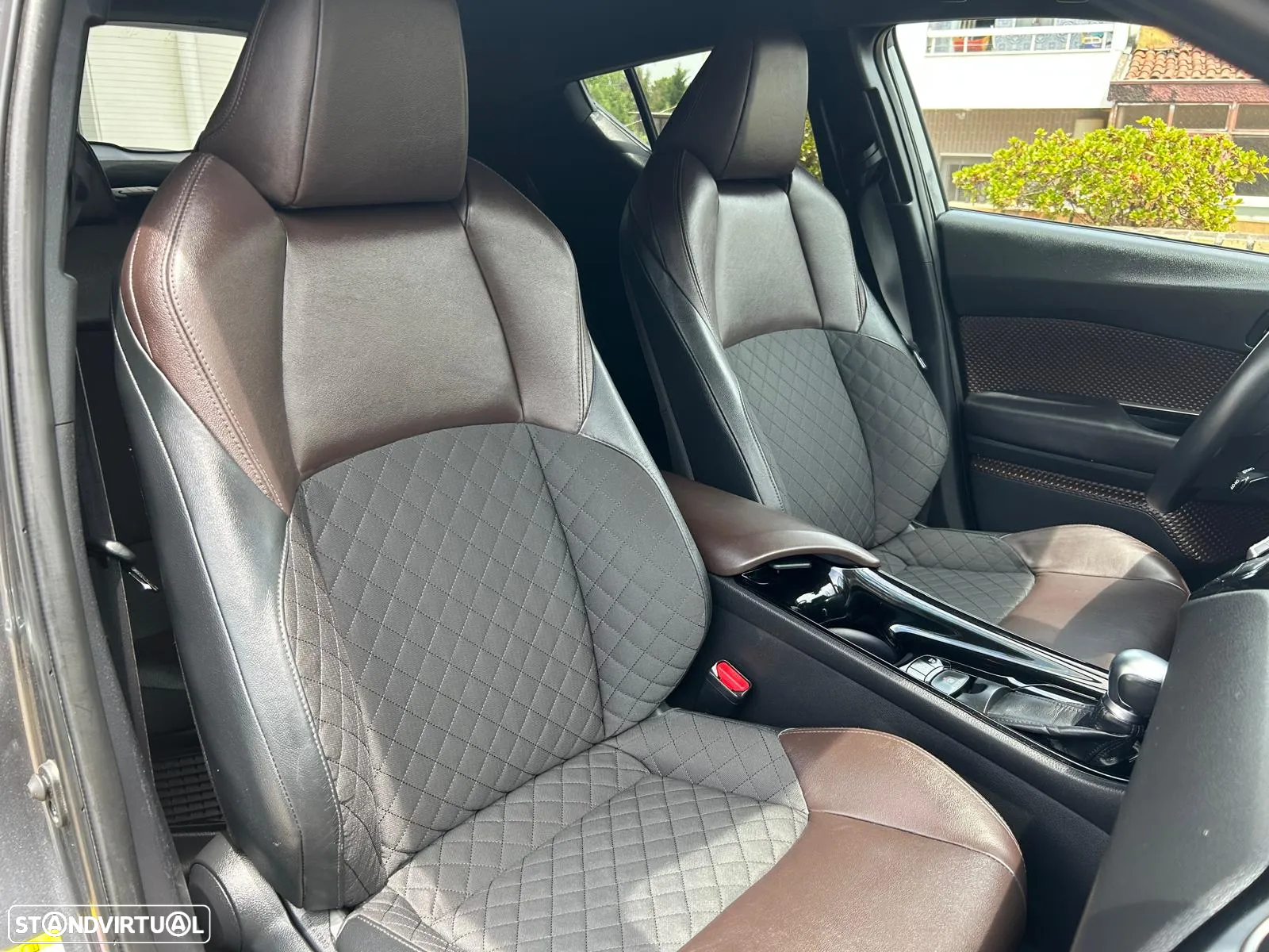 Toyota C-HR 1.8 HSD Exclusive+P.Luxury - 23
