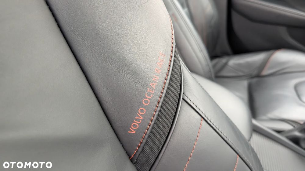 Volvo V40 Cross Country D2 Summum - 12
