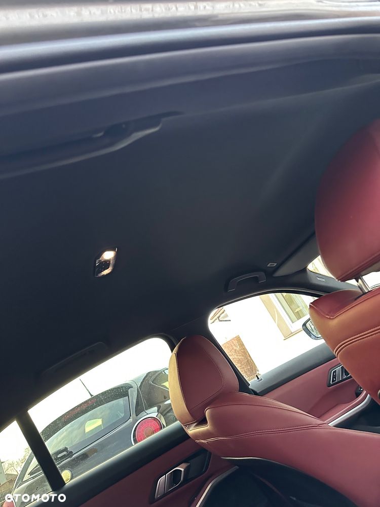 BMW Seria 3 318i M Sport - 36
