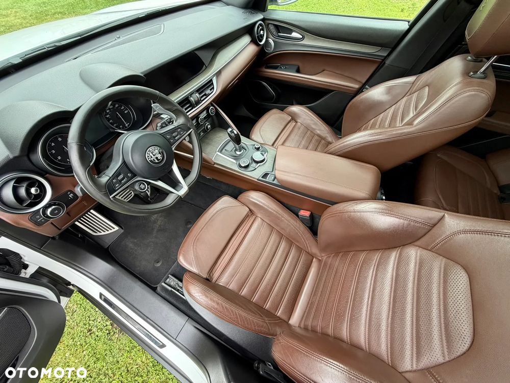 Alfa Romeo Stelvio 2.0 Turbo Veloce TI Q4 - 11